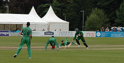 Suji run out Porterfield