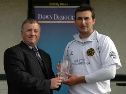 Kieran Moloney presents Ryan Haire with his TCH Down Democrat MOM Award